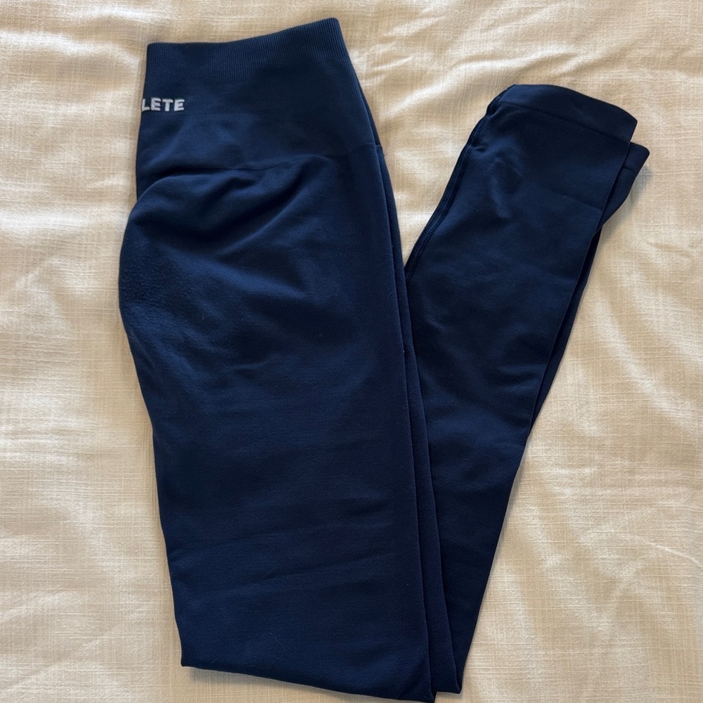 Alphalete Amplify leggings. Navy blue